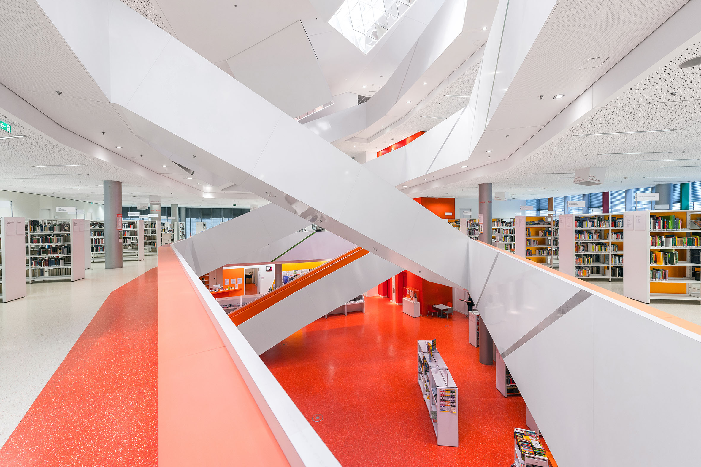 Architekturfotografie Neue Stadtbuecherei Augsburg | Gerd Schaller | BAUWERK PERSPEKTIVEN