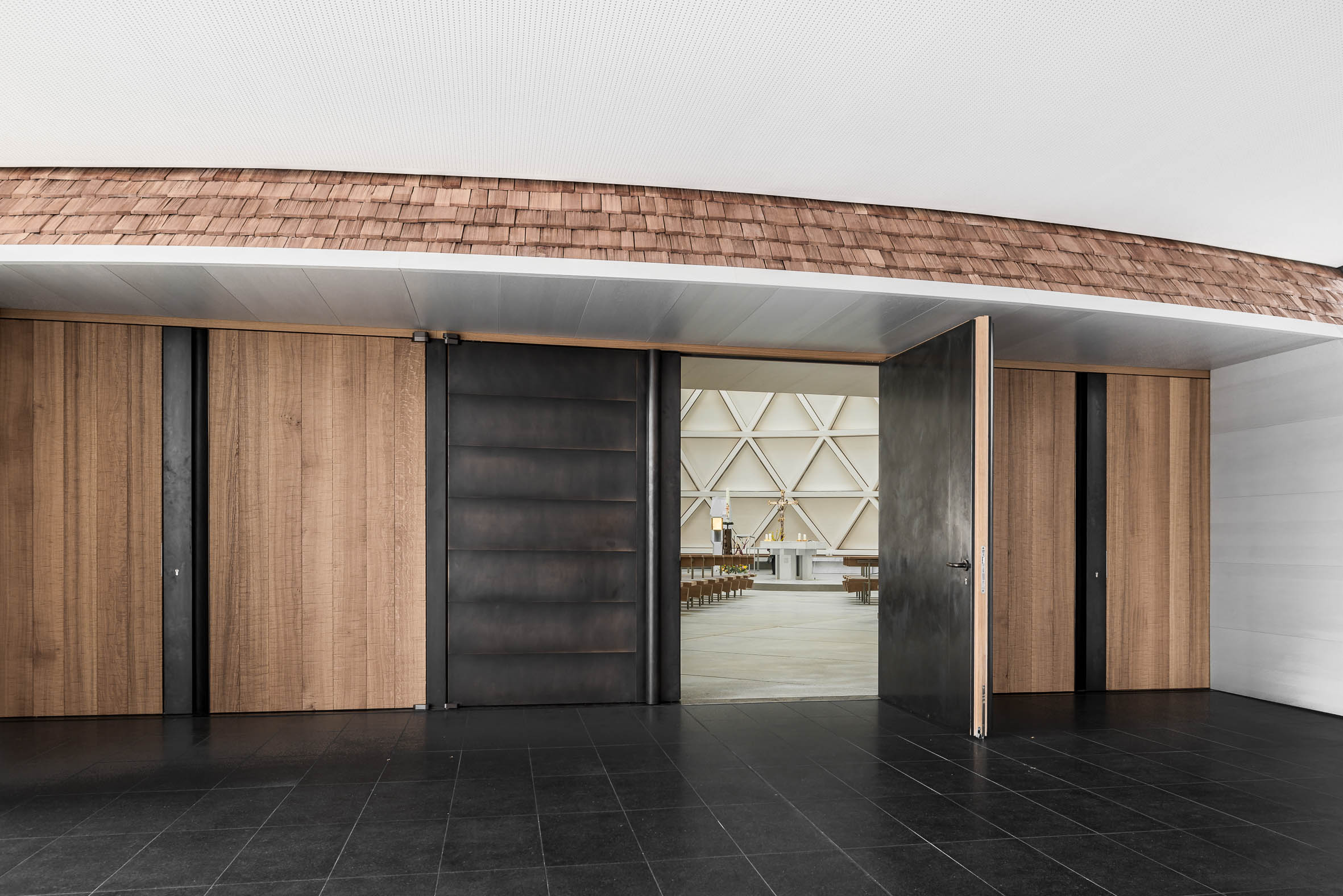 Architekturfotografie St. Josef Kirche Holzkirchen | Gerd Schaller | BAUWERK PERSPEKTIVEN