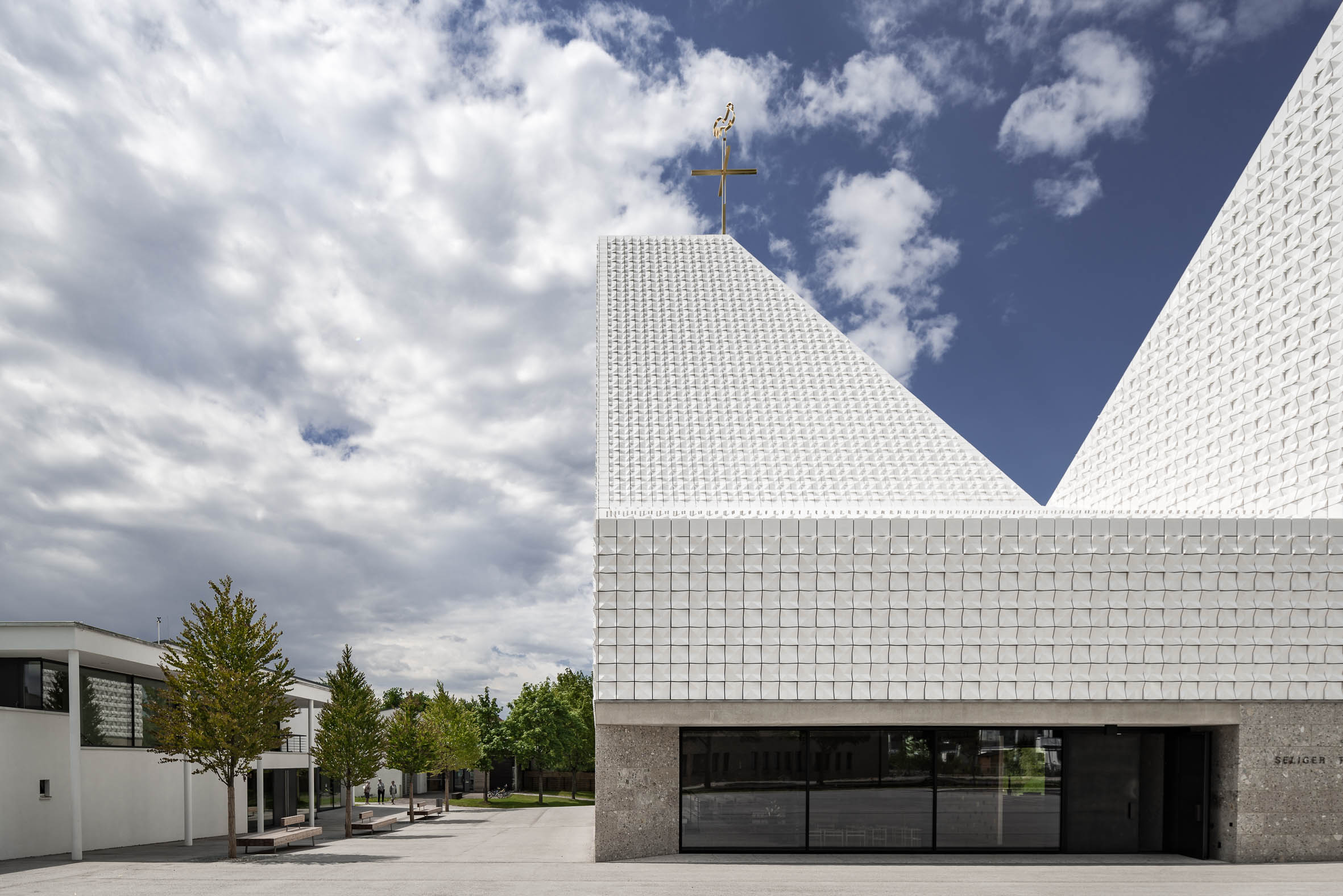 Architekturfotografie Pfarrkirche Seliger Pater Rupert Mayer Poing | Gerd Schaller | BAUWERK PERSPEKTIVEN