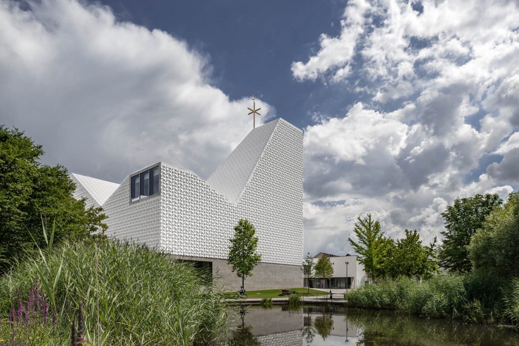 Architekturfotografie Pfarrkirche Seliger Pater Rupert Mayer Poing | Gerd Schaller | BAUWERK PERSPEKTIVEN