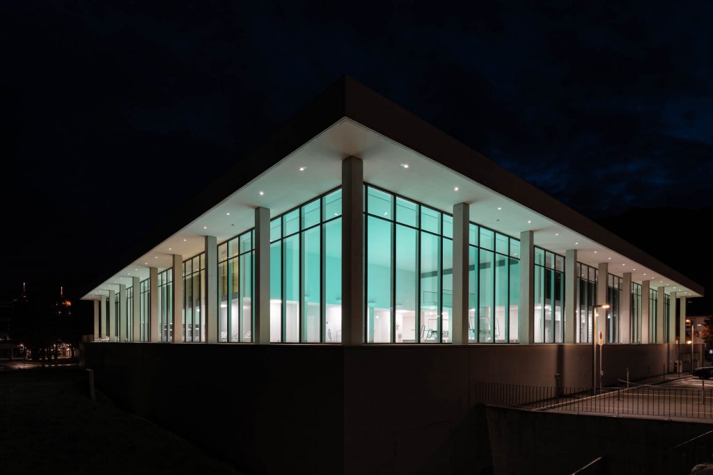 Architekturfotografie Hallenbad Ovaverva St. Moritz | Gerd Schaller | BAUWERK PERSPEKTIVEN
