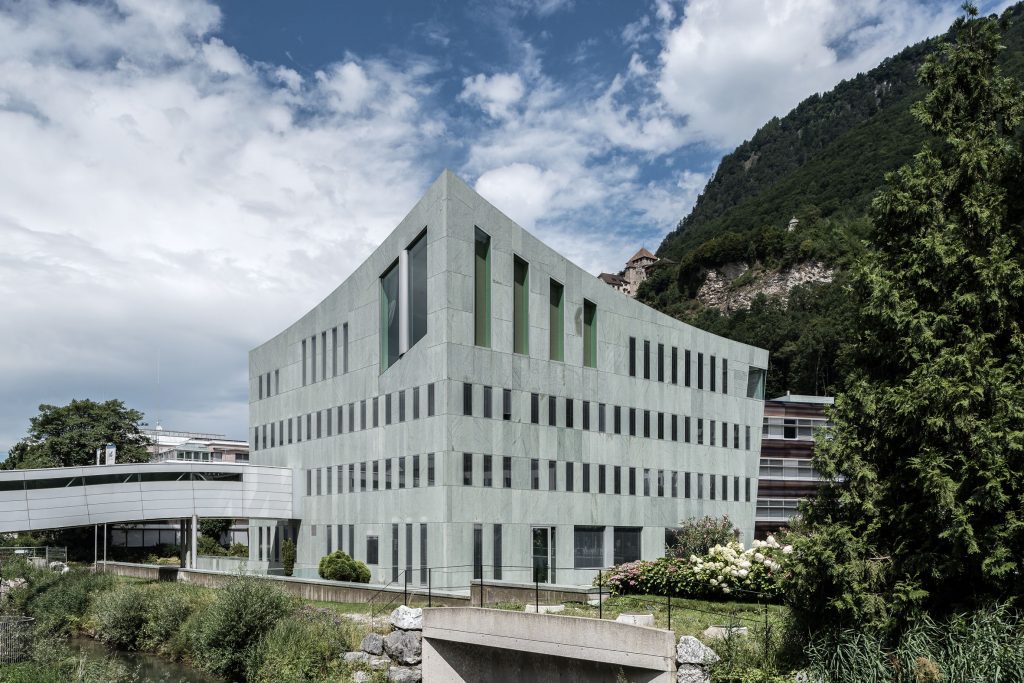Architekturfotografie Hollein Haus Centrum Bank Vaduz | Gerd Schaller | BAUWERK PERSPEKTIVEN