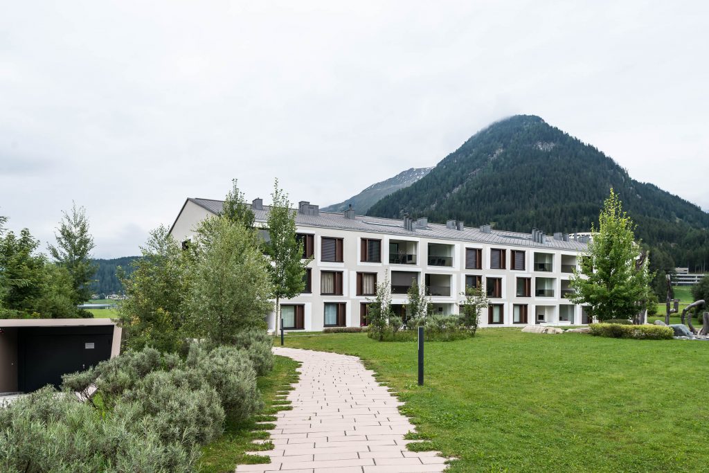 Architekturfotografie Wohnüberbauung Seepromenade Davos | Gerd Schaller | BAUWERK PERSPEKTIVEN