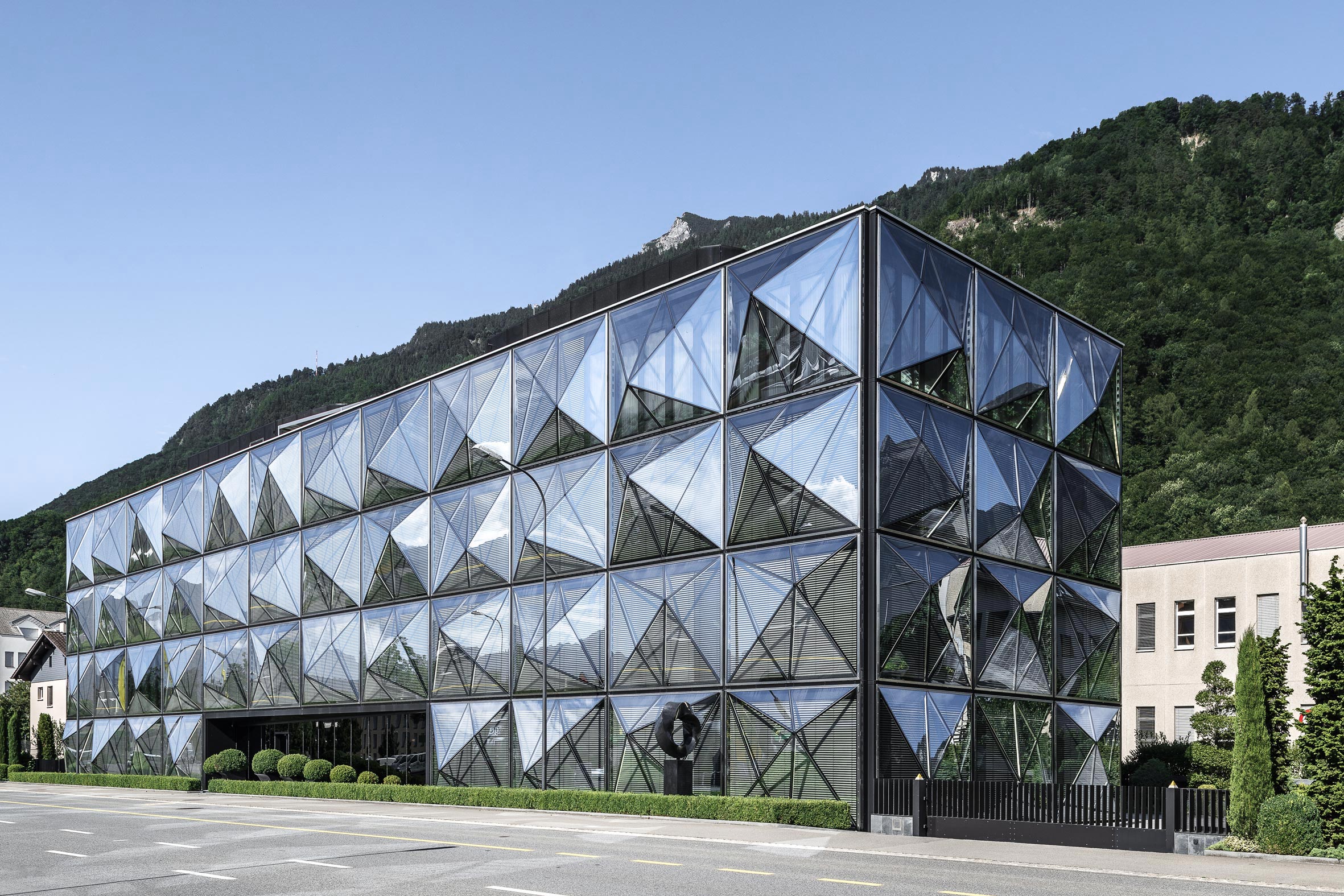 Architekturfotografie Channoine Cosmetics Headquarter Vaduz | Gerd Schaller | BAUWERK PERSPEKTIVEN