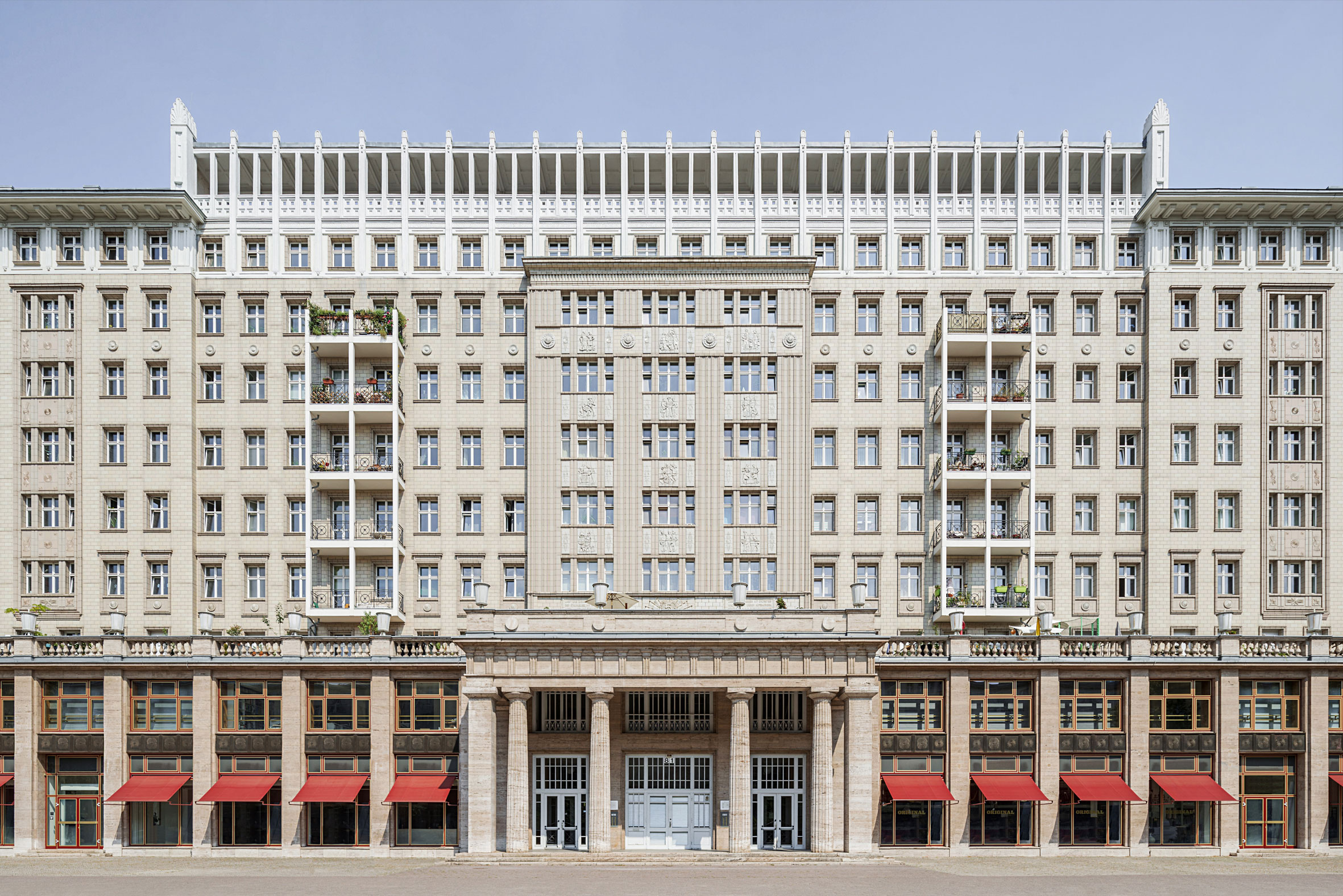 Architekturfotografie Stalinallee Abschnitt C Block C-Nord, Karl-Marx-Allee 81 Berlin | Gerd Schaller | BAUWERK PERSPEKTIVEN