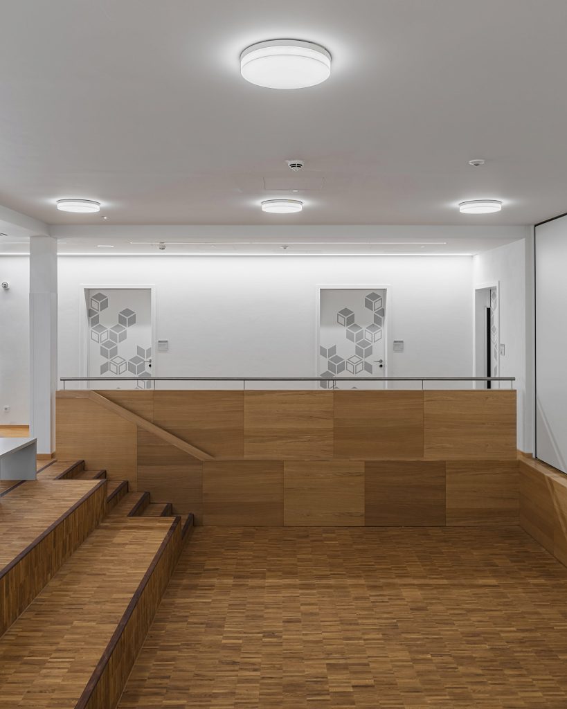 Architekturfotografie Johannes Neuhäusler Schule Röhrmoos Schönbrunn | Gerd Schaller | BAUWERK PERSPEKTIVEN