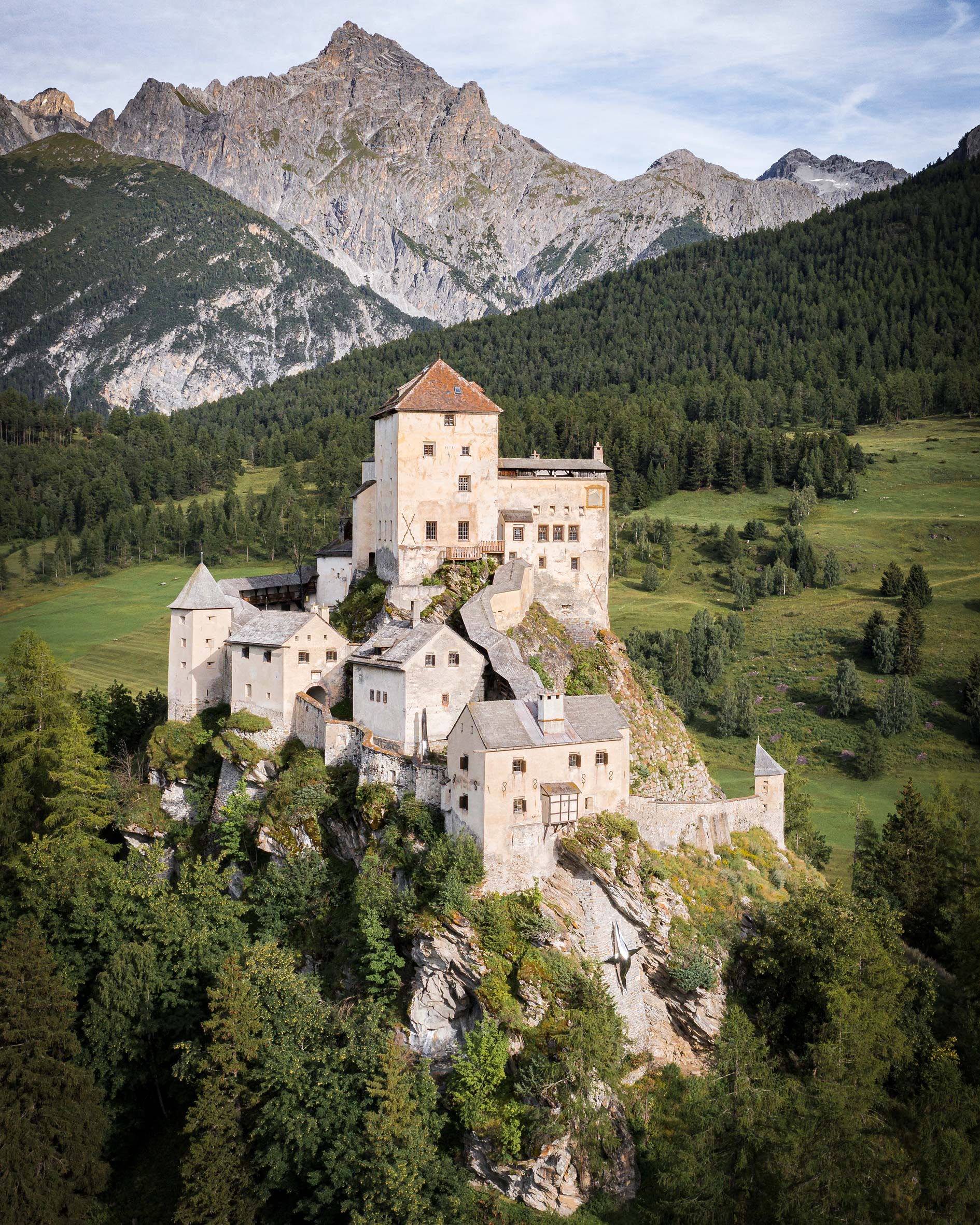 Architekturfotografie Schloss Tarasp | Gerd Schaller | BAUWERK PERSPEKTIVEN