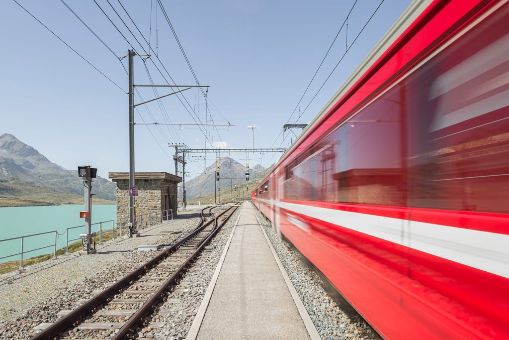 Architekturfotografie Bahnhof Ospizio Bernina Poschiavo | Gerd Schaller | BAUWERK PERSPEKTIVEN
